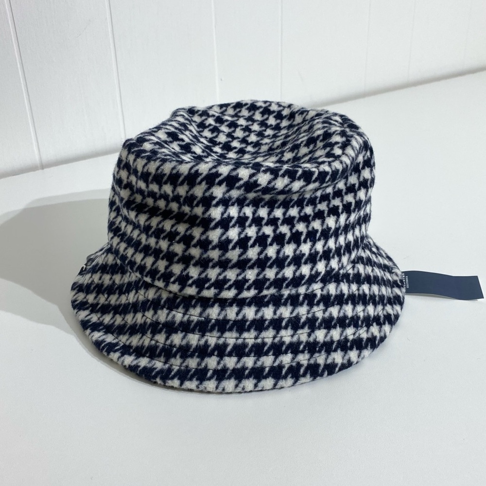 HOLLISTER Women’s Black/White BUCKET HAT ONE SIZE